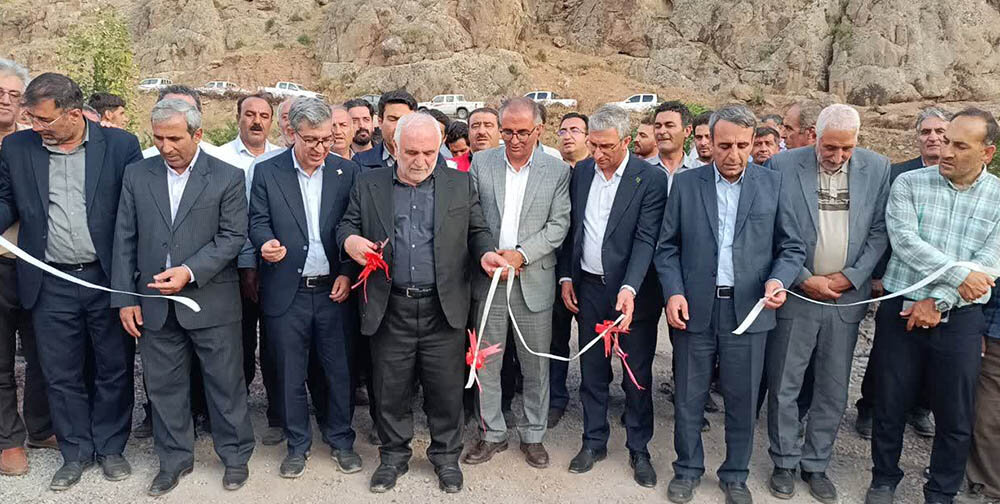 تصویر نمادین از افتتاحیه طرح‌های عمرانی