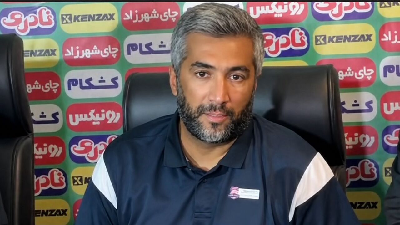 تیم فوتبال نساجی مازندران در حال تمرین